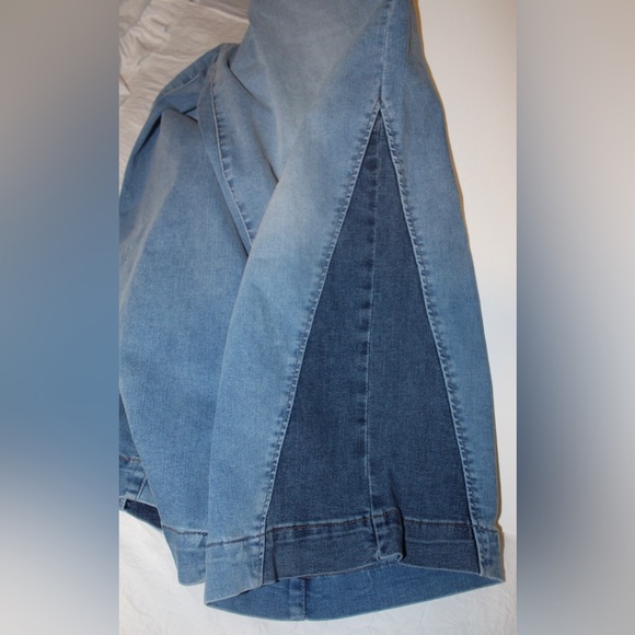 Time &’ Tru High Rise Jeans - Picture 5 of 6